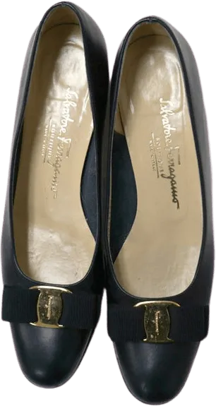 00's Classic Black Leather Pumps by Salvatore Ferragamo