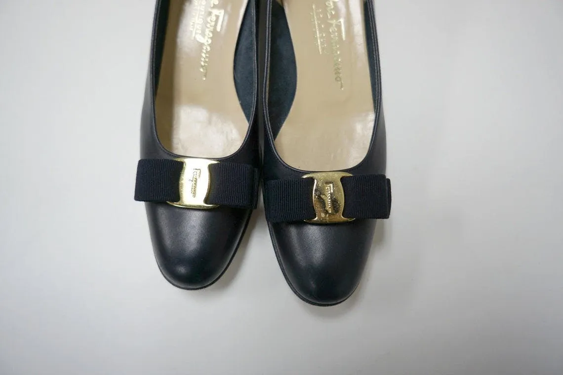 00's Classic Black Leather Pumps by Salvatore Ferragamo