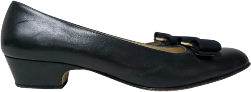 00's Classic Black Leather Pumps by Salvatore Ferragamo