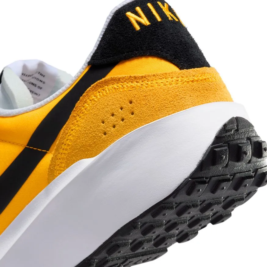 Mens Nike Waffle Nav FJ4195-700 Premium Athletic Shoes in Vibrant Yellow